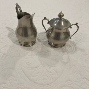 Hanle Distinctive American Pewter Vintage Footed Creamer and Sugar Bowl Set